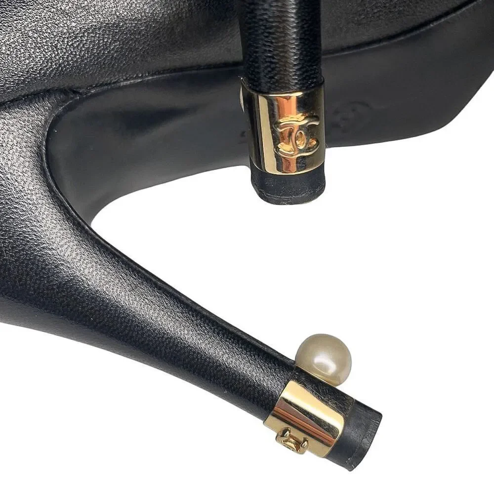 Chanel Interlocking CC Logo Black Leather Pumps EU 37 US 6-6.5 Pearl High Heels